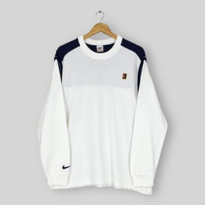nike court vintage sweatshirt