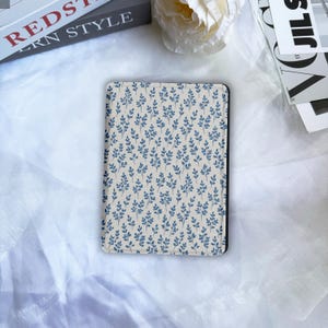 Blue Floral Kindle Case with Strap 2024 Kindle Colorsoft Case Cover Paperwhite 12th 7&quot; Kindle Oasis 12th Kobo Auto Wake Gift for her