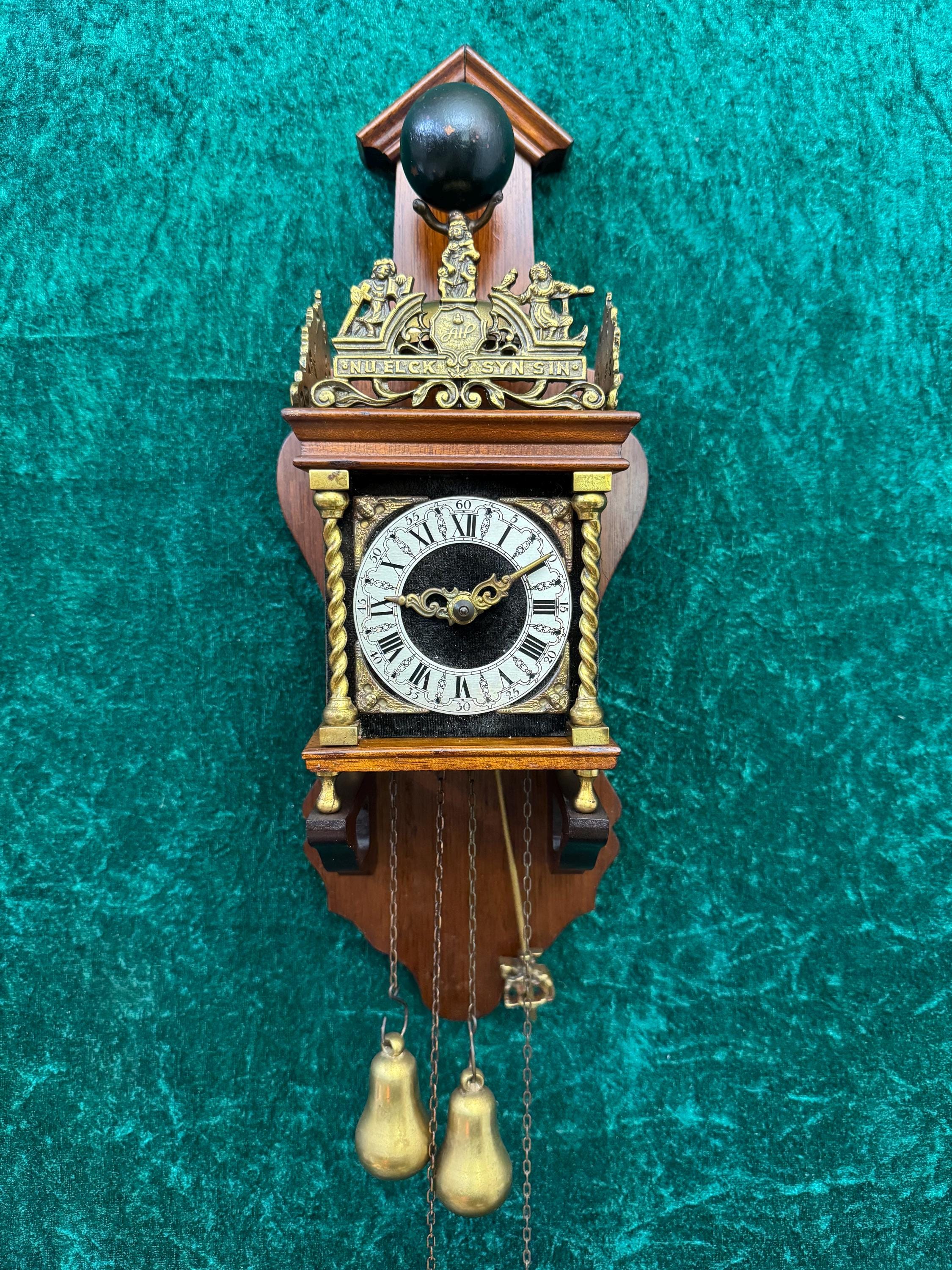 Very Special Zaanse AH Clock for the 75th Anniversary of Albert