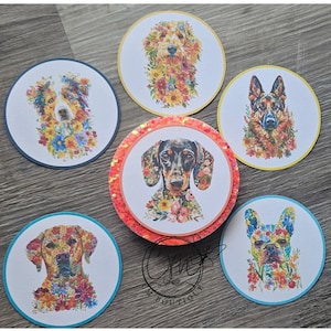 Hundeauto Freshie: Haustier-Autozubehör mit Blumenmuster