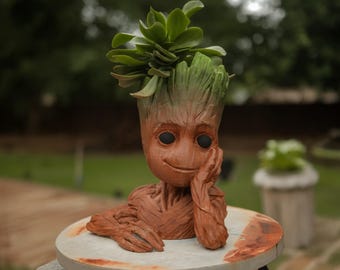 Root Child - Sukkulenten Pflanzer – 3D gedrucktes Geschenk für Pflanzenliebhaber & Superhelden Fans