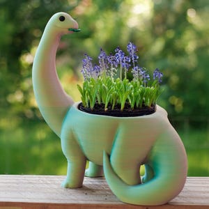 Long Neck Dino Planter – 10 Inch Tall Brachiosaurus Succulent Pot, Dinosaur Kids Room Decor, Fun Jurassic Gift for Plant Lovers & Nurseries