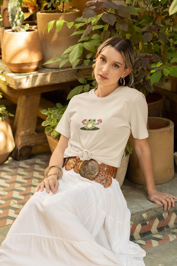 Playful Frog and Mushrooms Unisex Heavy Cotton Tee