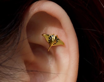Manta Ray Cartilage Stud Earring /Threadless Push-In Flat Back /925 Sterling Silver or Plated Gold /Helix Tragus Conch Lobe Piercing Jewelry