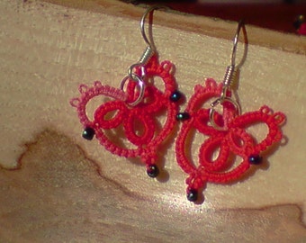 Tatted lace heart earringsbeaded red Simple love