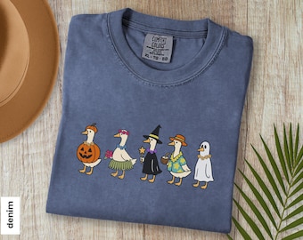 Silly Goose Summerween Shirt, Spooky Goose Halloween, Summer Vibes Halloween Tee, Summer Tiki Halloween Lover Gifts, Summer-ween Tshirt