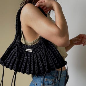 Handgemachte häkeln Umhängetasche, umweltfreundliche Tasche, schwarze Boho Schultertasche, gehäkelte Schultertasche schwarze handgemachte Tasche