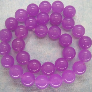 16 Inch Strand Beautiful Violet Magenta Jade Smooth Round Beads 12mm