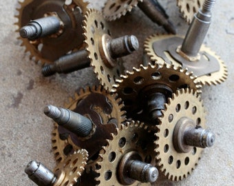 Old Uhrwerk mit Messing- Metall- Getriebe und Zahnräder, Stock Bild