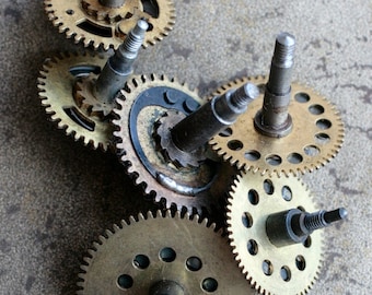 Vintage clock brass gears -- set of 6 -- D17