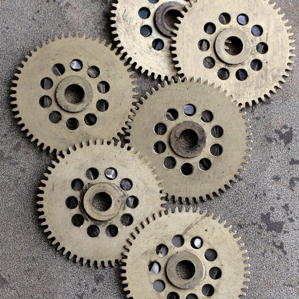 Vintage clock brass gears -- set of 6 -- D5