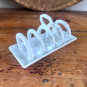 Vintage White Ceramic Toast Rack - Mid Century Twisted Rope Design - 4 Slot Porcelain Bread Holder Breakfast Table Decor l Letter Holder