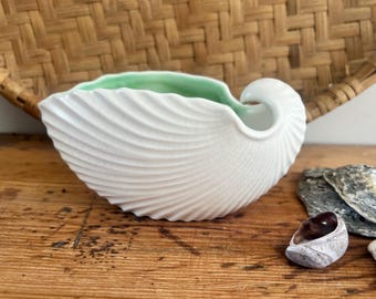 Vintage SylvaC Shell Vase 515: White & Green Mid-Century Pottery Planter