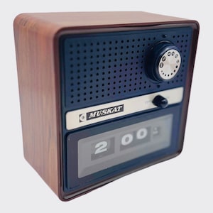 Vintage MCM Flip Clock Radio - Muskat Brand Digital Flip Clock Radio - Model 72J29 - Solid State - Table or Wall Mount - Wood Tone Colo