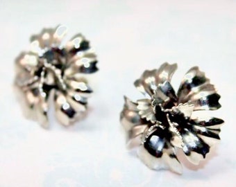 Earrings carnation flower screw back earrings 1950's bright silver pretty delicate special occasion casual great gift unique flower floral