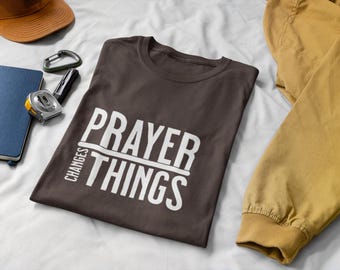 Camiseta "La oración cambia las cosas" / Camiseta con tipografía de fe cristiana
