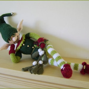 Mistletoe Elf   :   Pattern only IMMEDIATE DOWNLOAD