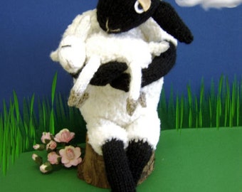 Spring lamb cuddles : cutest Sheep and Lamb    Pattern only IMMEDIATE DOWNLOAD