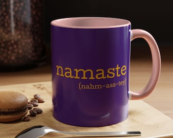 Tazza da caffè Namaste Bitches: divertente parodia dello yoga, moderna ceramica bianca - Italia
