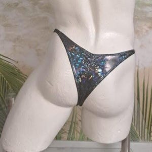 NEUER VINYL  1/4  Po Tanga mit wenig Stoff am Po und ca 14mm Bänder..