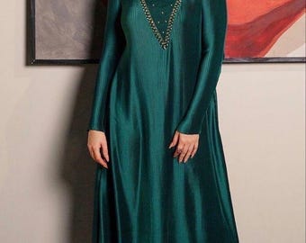 Pakistani Designer Shalwar Kameez, Elegant Silk 2-Piece Suit