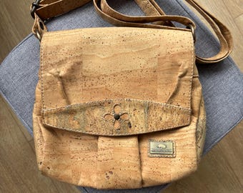 Montado Genuine Cork Crossbody Bag | Natural Vegan Leather Purse Made in Portugal | Small Eco-Friendly Shoulder Bag with Flower Detail