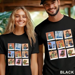 Pode incluir: T-shirts pretas com uma grelha de retratos de personagens de desenhos animados em molduras estilo polaroid. Os retratos mostram v&aacute;rios animais em diferentes roupas e poses. A palavra "BLACK" est&aacute; impressa em branco.