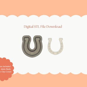Może przedstawiać: Dwa wzory podków na brzoskwiniowym tle. Większa podkowa jest szara ze szczegółowym obrysem, a mniejsza to prosty obrys. Tekst: "Digital STL File Download" oraz "All Sizes Included Sharp 4mm Blade Polymer Clay Cutter."