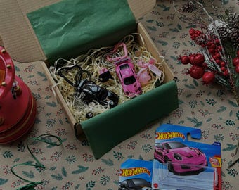 keychains Porsche 911 GT3 in Christmas wraping