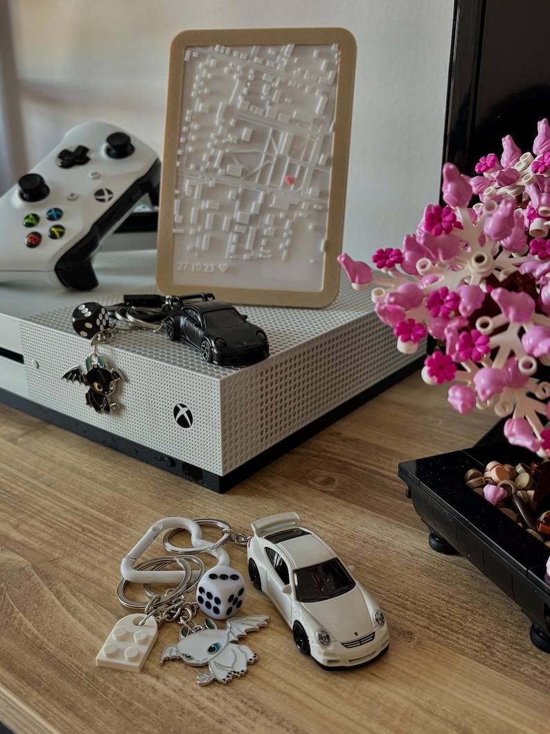Porsche-sleutelhangers voor stel. Hot Wheels|Matchbox white porsche