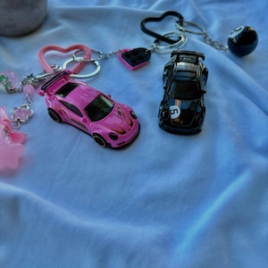 couple hot wheels porsche 911 gt3 keychains image 3