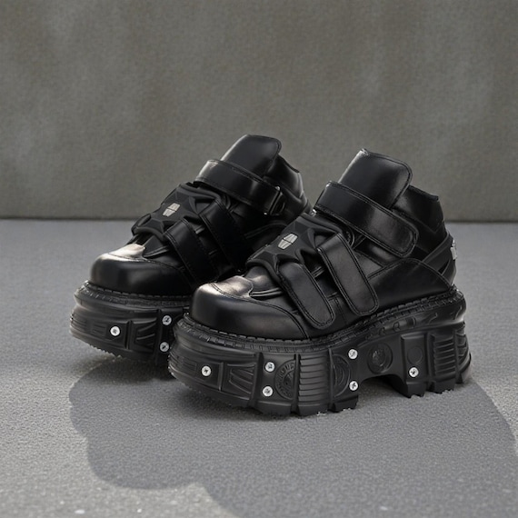 Punk Platform Sneakers for Women, Gothic Ankle Boots with Metal Detail, Lace-Up Chunky Shoes
