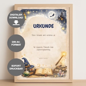 Pode incluir: Certificado emoldurado com tema mágico. O certificado apresenta um céu noturno com um castelo, uma bruxa e uma lua. O texto "URKUNDE" é exibido de forma proeminente. Outros elementos incluem um chapéu de mago, livros e uma varinha.