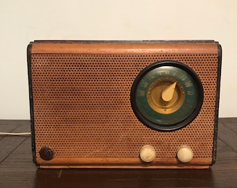 Radio retro vintage de madera Emerson de 1946