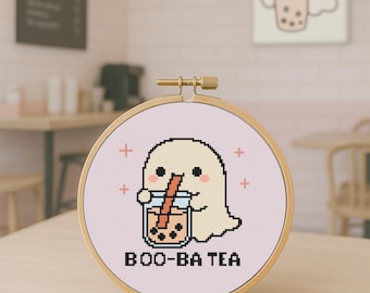 Boo-Ba Tea – Bubble Tea i Duch – Wzór haftu krzyżykowego na Halloween w formacie PDF – Pobierz cyfrowo