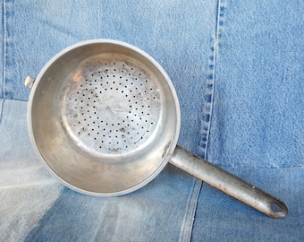 Funky Vintage Metal Colander Strainer with Handle Approximately 3 Quart Capacity. Farmhouse Decor Metal Sieve