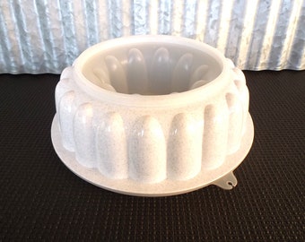 Vintage Tupperware Jello Mold, 6 Cup "Jel-Ring" Jelly Mold, Gelatin Mold, Ice Ring Mold, Round Jello Mold, Fireworks Speckled Tupperware