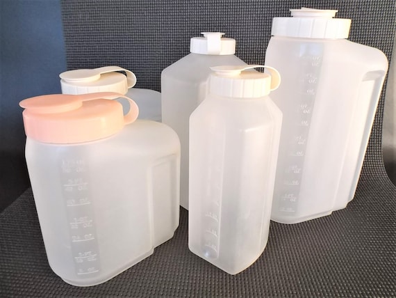 Vintage Rubbermaid Servin' Saver Jugs, Rubber Maid Pitchers, SOLD
