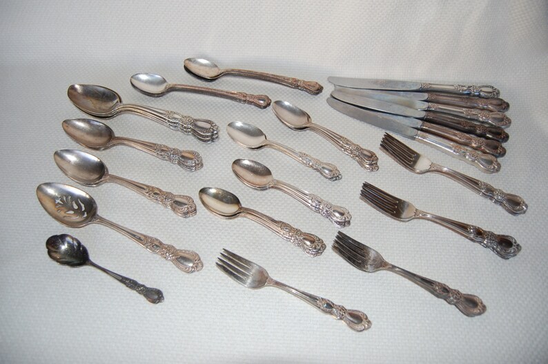 Vintage 1947 Rogers Bros. IS HERITAGE Silver Plate Etsy