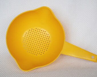 Vintage Tupperware SMALL YELLOW Colander, Tupperware Strainer