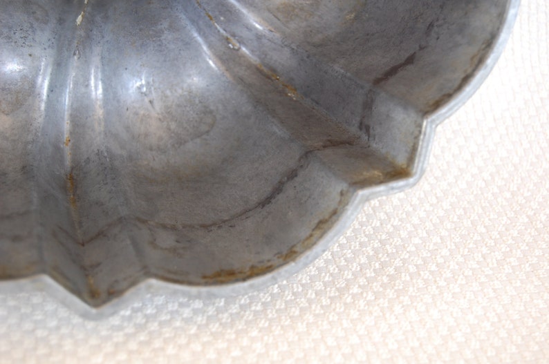 Vintage Bundt Pan Original Trademark Small Bundt Pan by Etsy