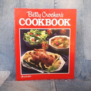 Vintage Betty Crocker&#39;s Cookbook RINGBOUND Red Cover 432 pages copyright 1986, 1978, 1969 Fifth Print circa 1988 Golden Press New York CB374
