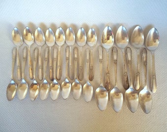 Lot of 24 Vintage Wm Rogers IS "Memory - Hiawatha" Silver Plate Spoons, Circa 1937, Extra Replacement Teaspoons and Tablespoons