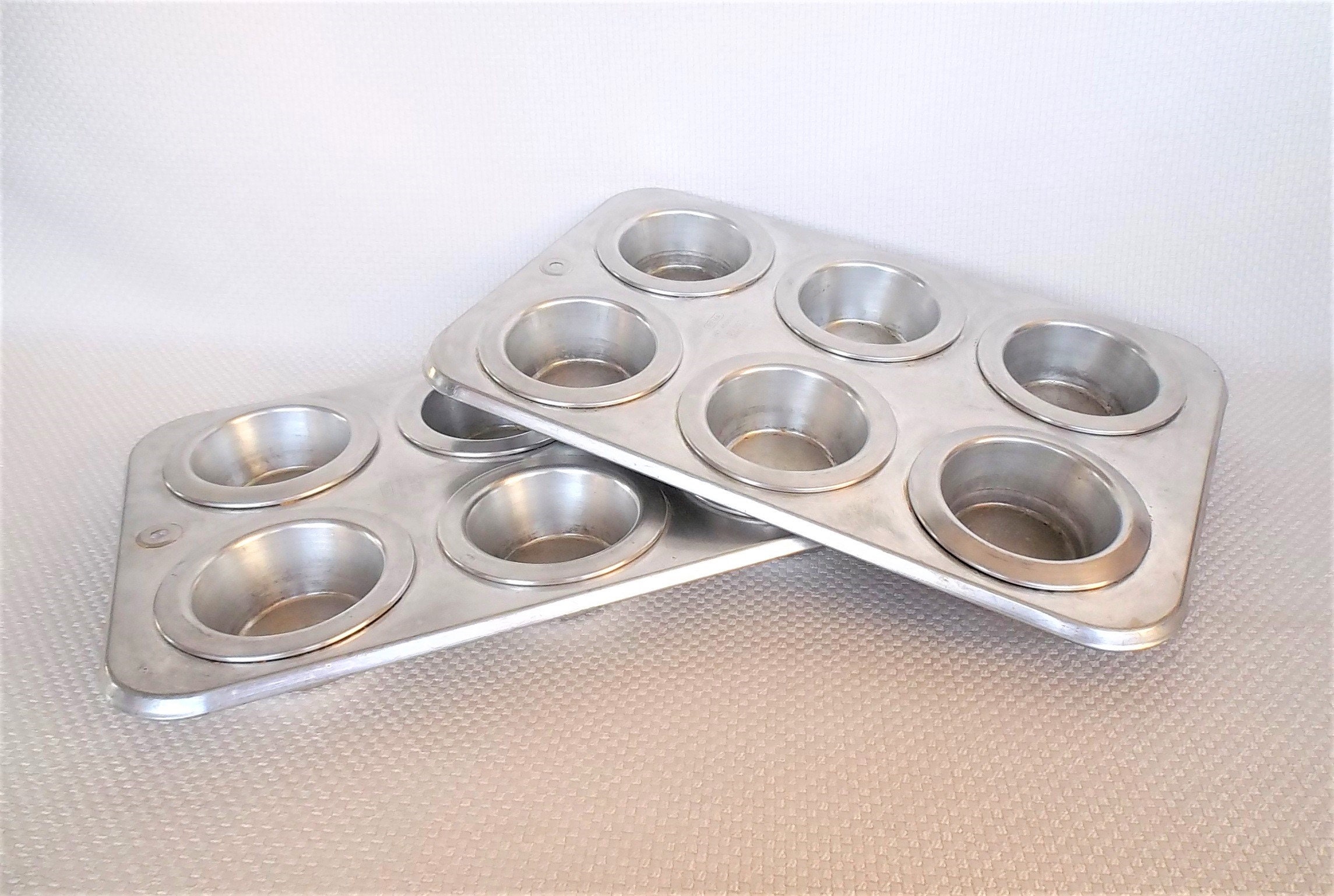 2 Rema Vintage Aluminum Insulated Air Bake Round Cake Baking Pans