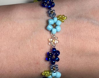 Seed Bead Flower Bracelet with Large and Small Flowers
