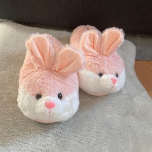 Pantuflas de peluche de conejo rosa (talla única, ¡garantizado que calza!), cálidas pantuflas de conejo de dibujos animados para mujer y hombre, regalo de invierno y otoño.