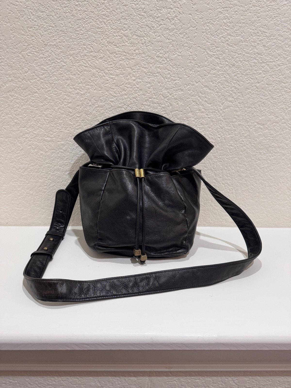 DKNY Vintage Black Leather Drawstring Bucket Bag. Dkny Smooth leather pleated bucket bag - Black|R361250704009 main image 3