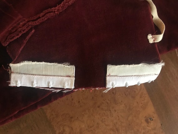 Vintage maroon velvet 2 peice renaissance dress c… - image 4