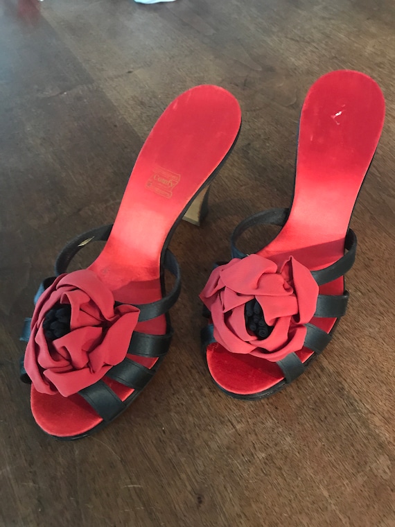Vintage 1940s Daniel Green black and red slipper h