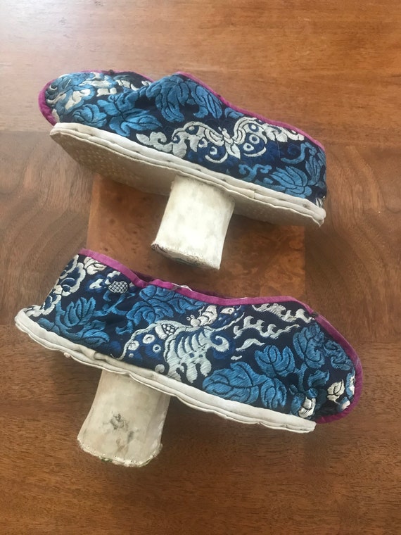 Old Chinese Embroidered Silk Platform Shoes Etsy